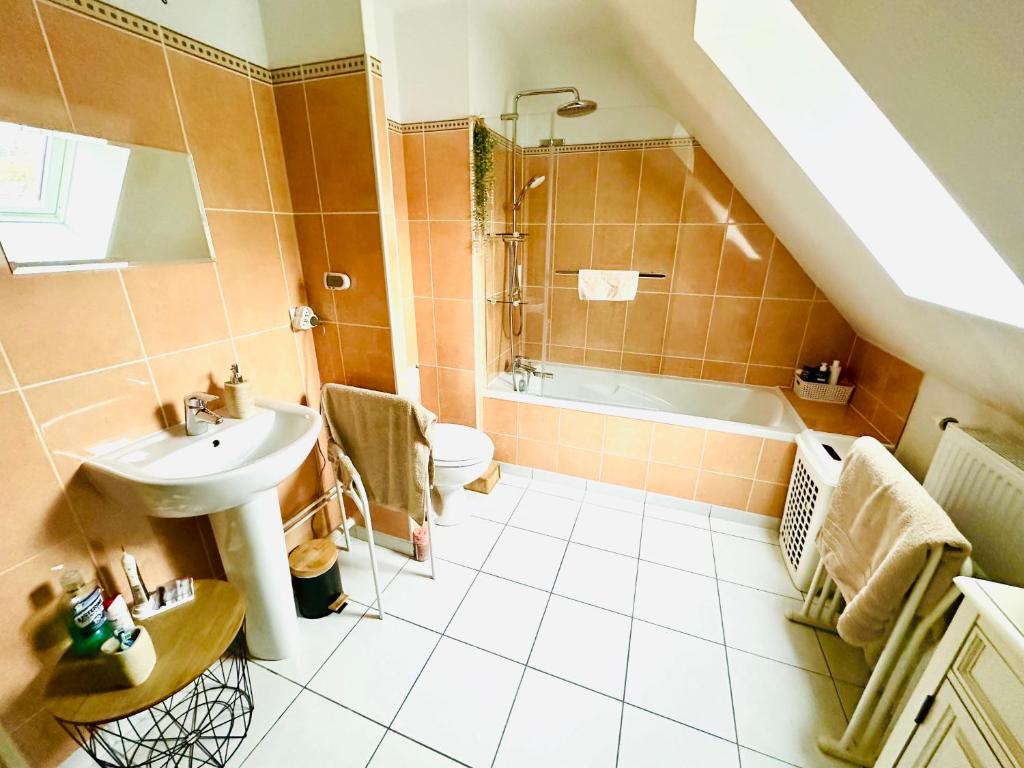 Phòng tắm tại Chambres Moto GP, 24h du Mans, Le Mans Classic 2026