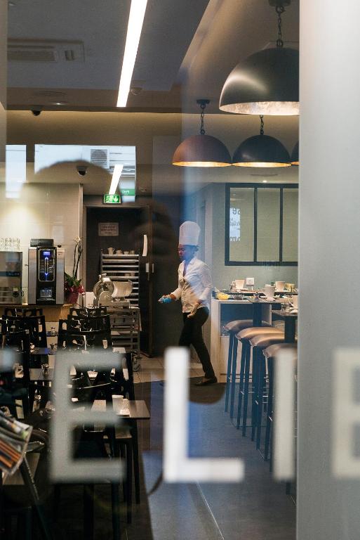 Hotel 64 Nice - Resim 11