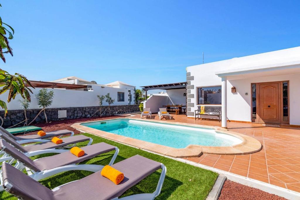 Villa Elly by Villa Plus