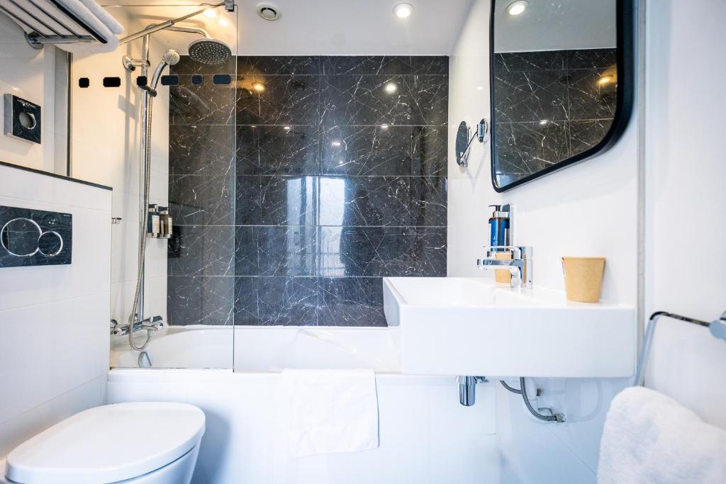 Hôtel Montparnasse Saint Germain - Resim 41