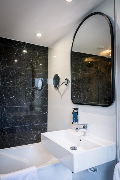 Hôtel Montparnasse Saint Germain - Resim 45