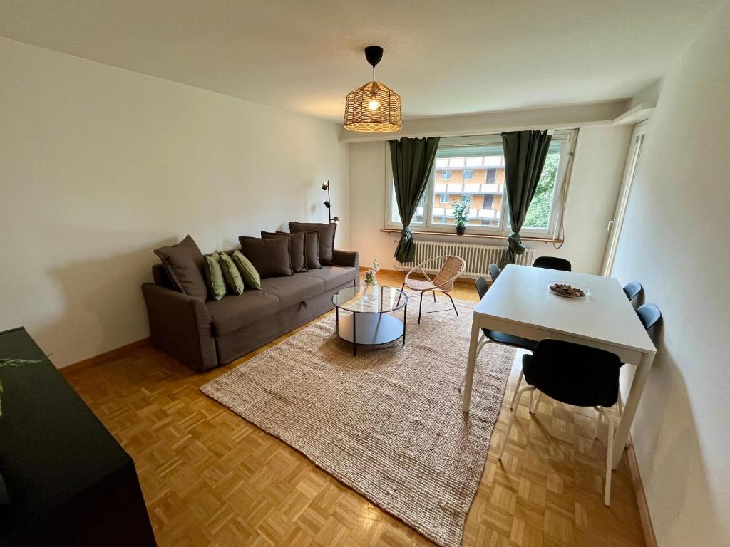Chic Comfort in a Prime Zurich Location - Resim 1