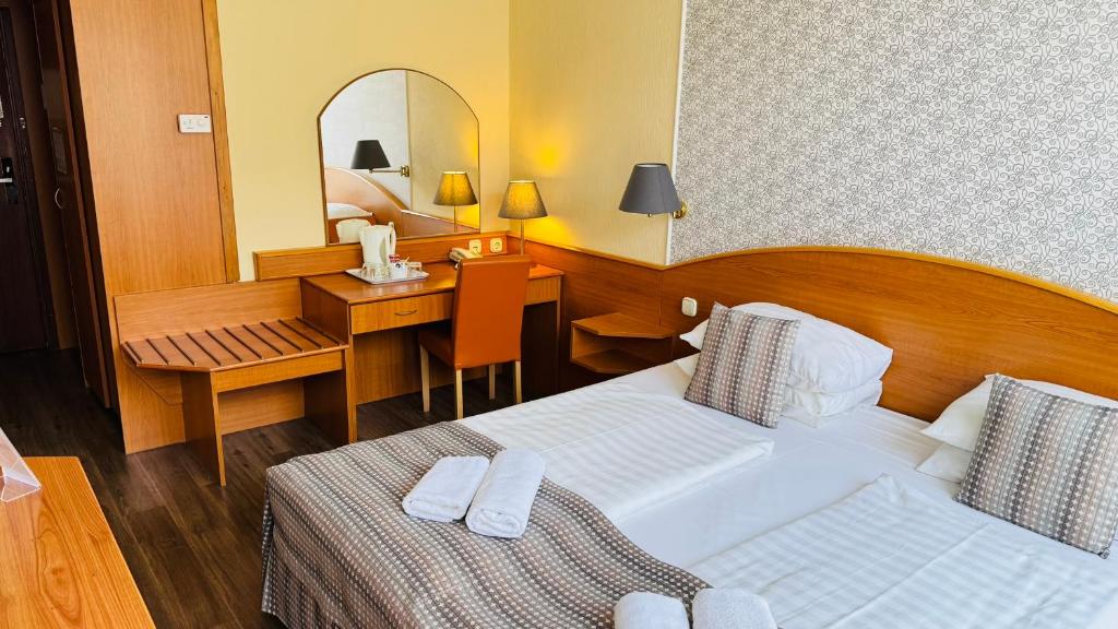 
Deluxe Double Room with Balcony
