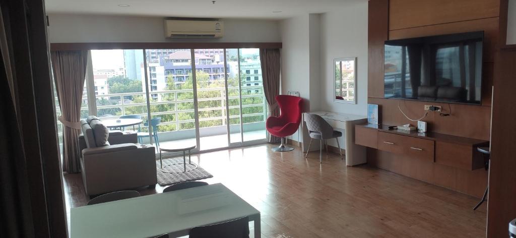 Pattaya Beach View Talay 6 by AEGEAN Suite Condo - Resim 31