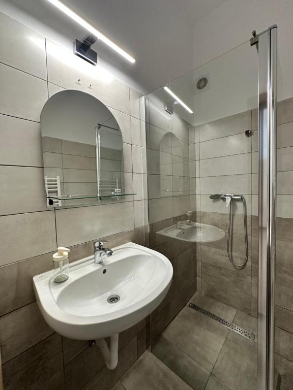 27 Rent House - Resim 3