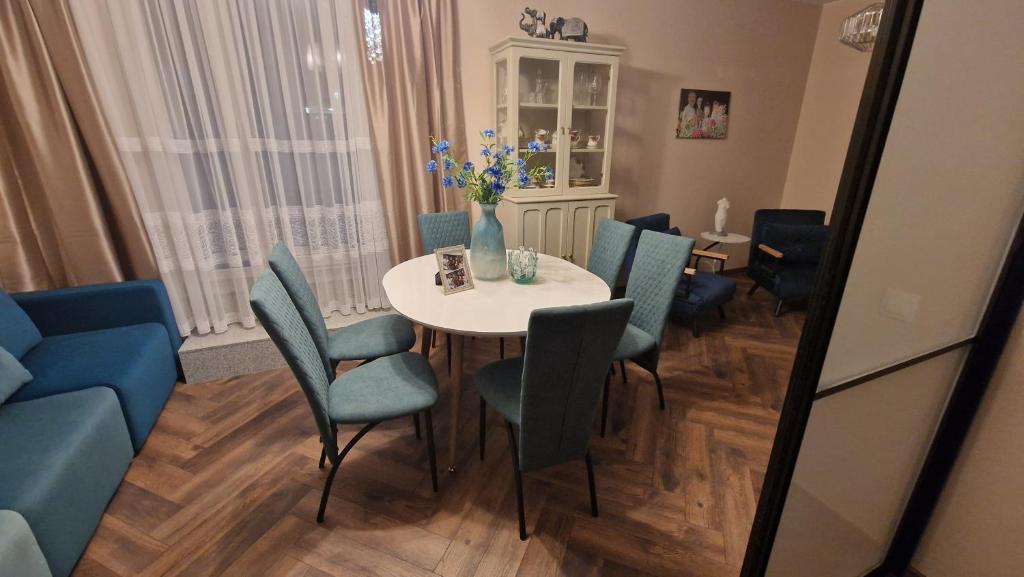 Χώρος καθιστικού στο Audronašos apartamentai - self cheking- Gargžduose