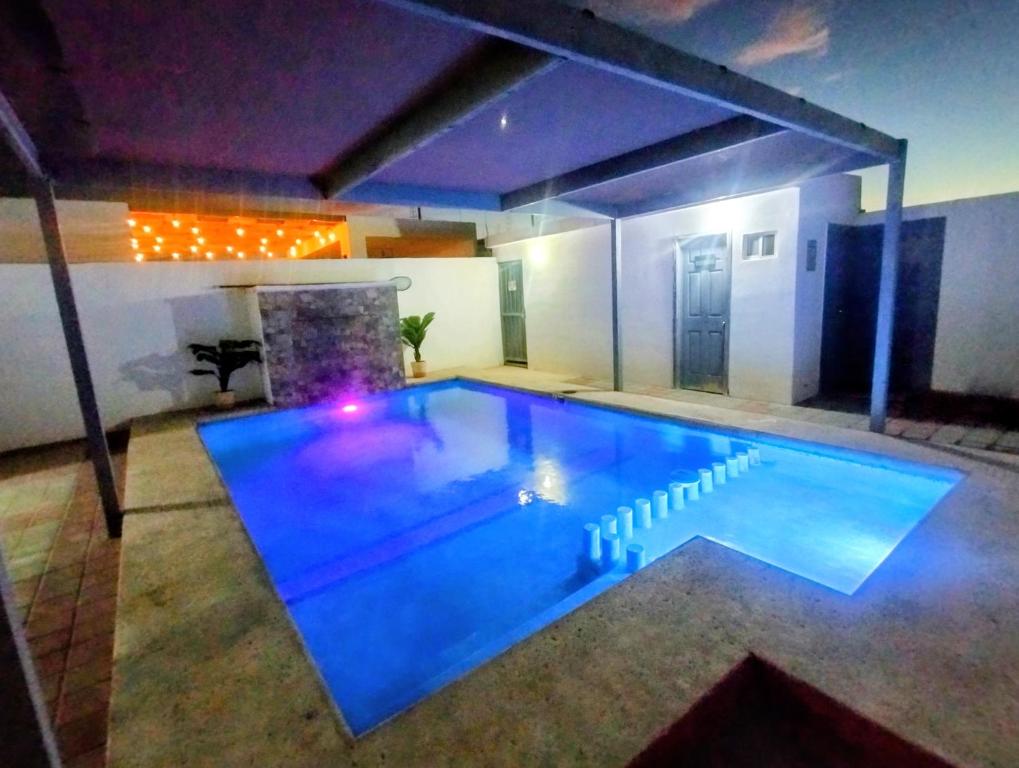 Bazén v ubytování LITTLE SHELL nebo v jeho okolí