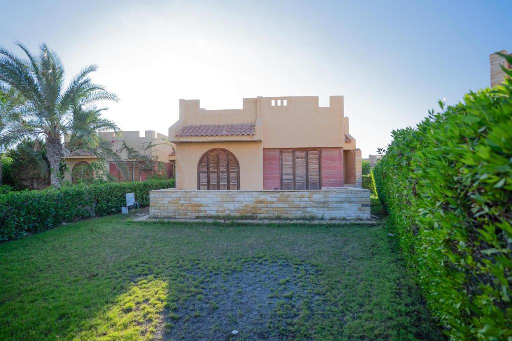 Κήπος έξω από το A stand-alone, 2-bedroom chalet designed for privacy and relaxation