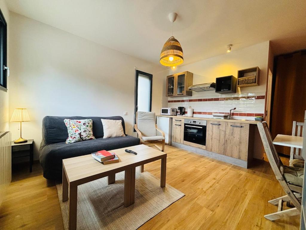 Kuchyň nebo kuchyňský kout v ubytování Le Bel Accord cozy studio Baie de Somme