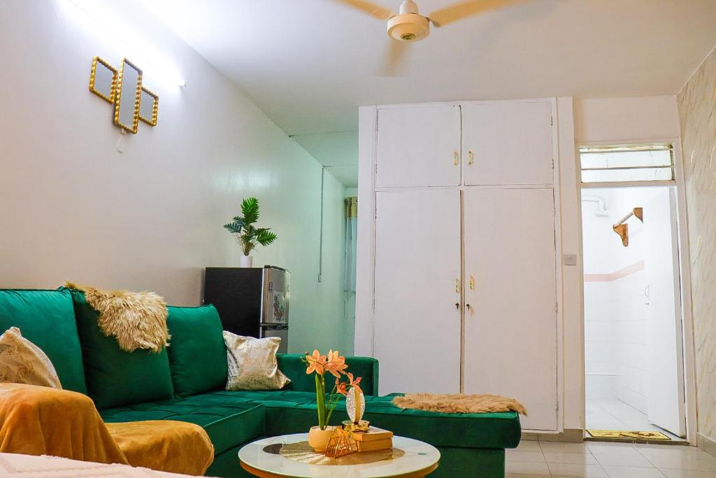 Μια τηλεόραση ή/και κέντρο ψυχαγωγίας στο Yemane luxury stay