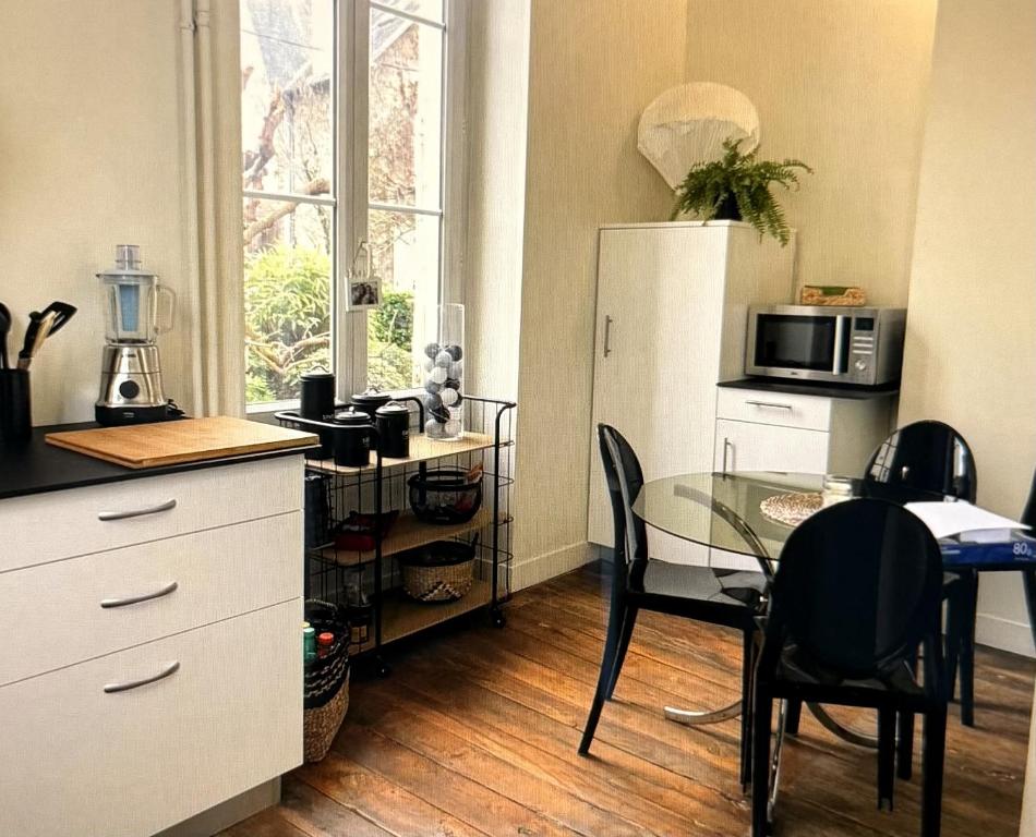 Kuchyň nebo kuchyňský kout v ubytování Villa Chadourne - Le Vasco