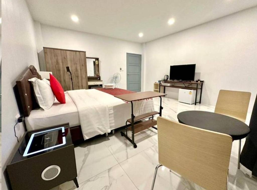 PR ROOM FOR RENT - 2