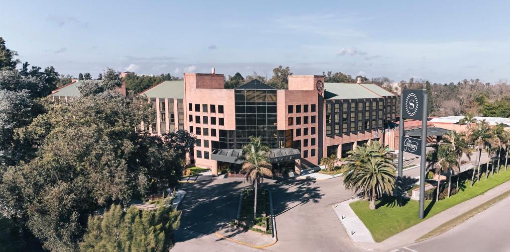 Sheraton Pilar Hotel & Convention Center