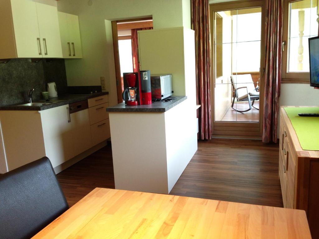 Una cocina o zona de cocina en Haus Windegg