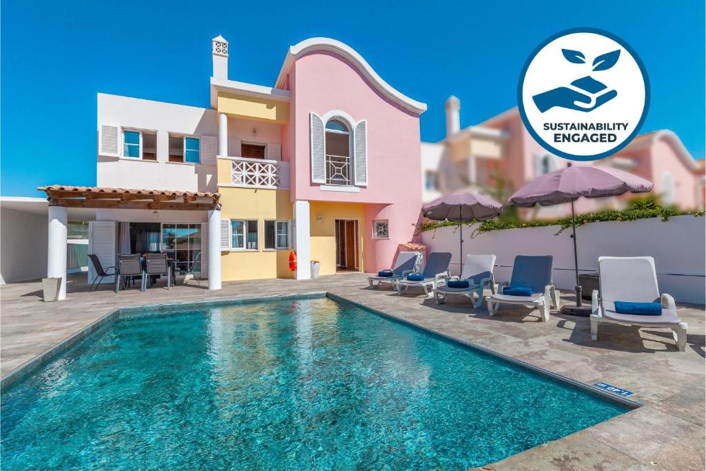 Πισίνα στο ή κοντά στο Villa Sunny Joy by Algarve Vacation