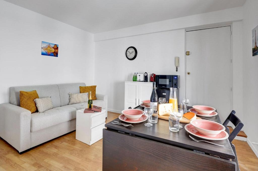 TBS 340 - Superb apartment in Paris 10