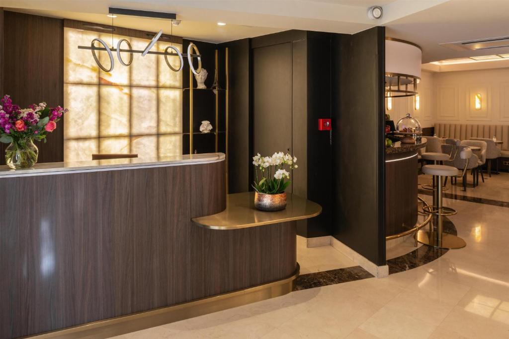 Best Western Au Trocadéro - Resim 12