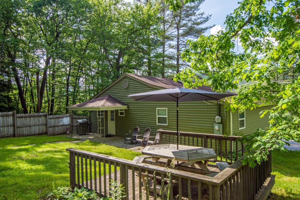 Kare Bear Cabin - Housity