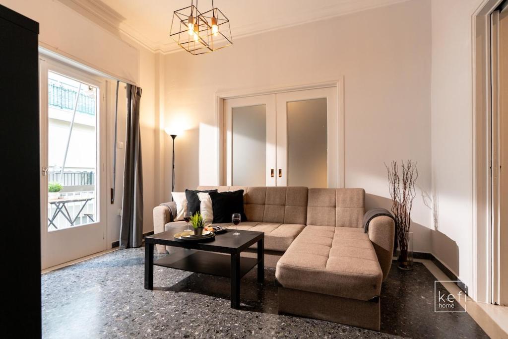 Cozy 3-BDR Flat at Tavros Metro - 10 Min to Center