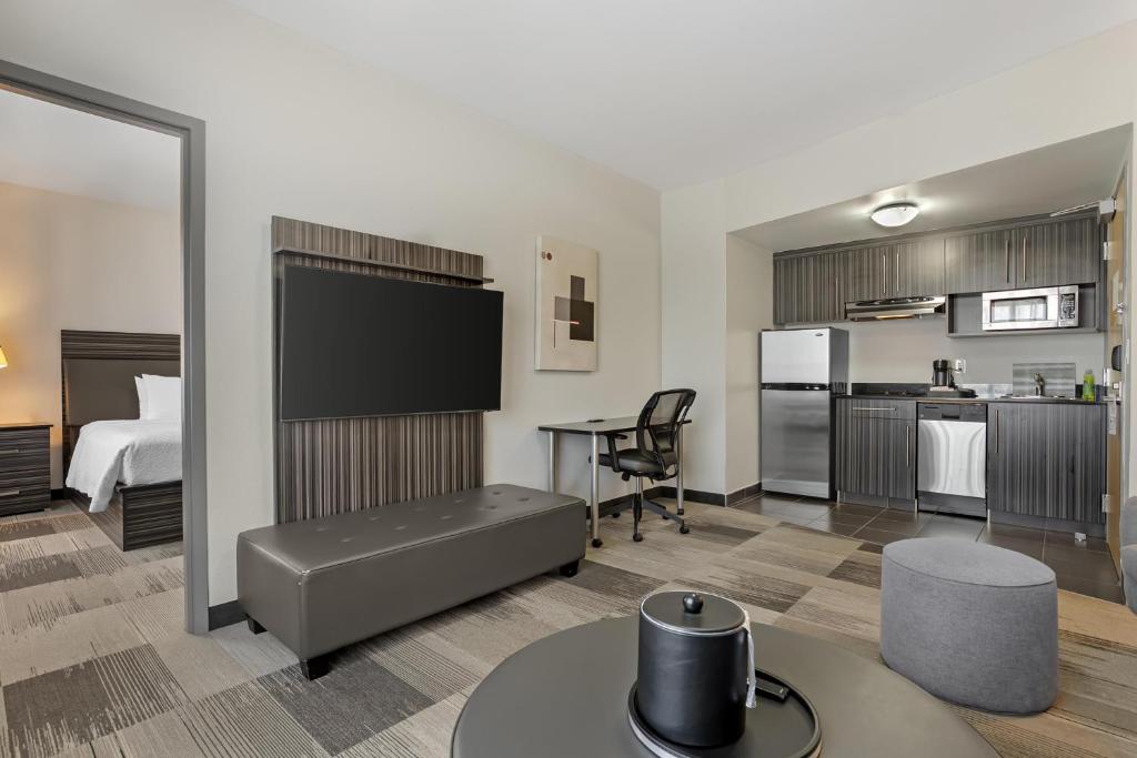 
One-Bedroom King Suite with Sofa Bed
