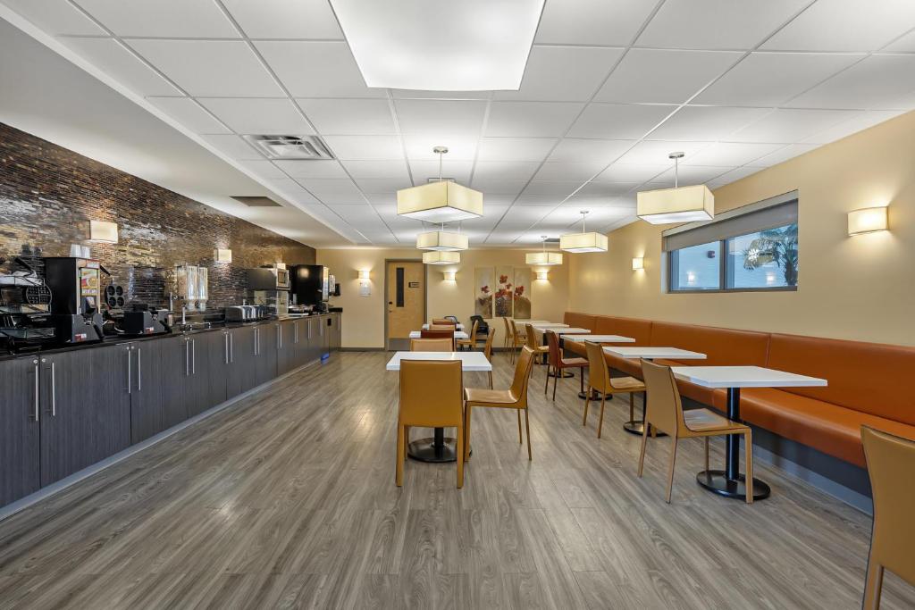 Best Western Plus Airport Inn & Suites - Resim 15