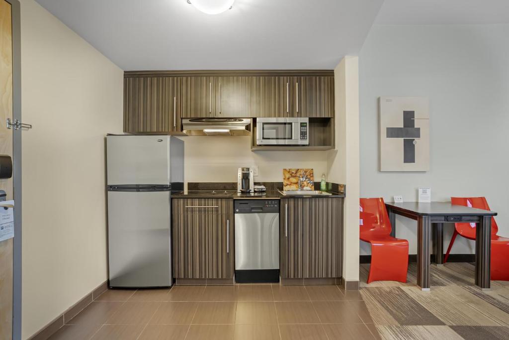 Best Western Plus Airport Inn & Suites - Resim 22