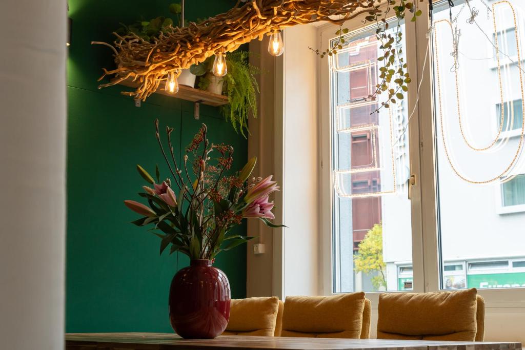 MUE Cubes - Capsule Hotel - Resim 17