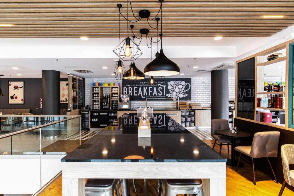 Premier Inn Hamburg City Hammerbrook - Resim 10