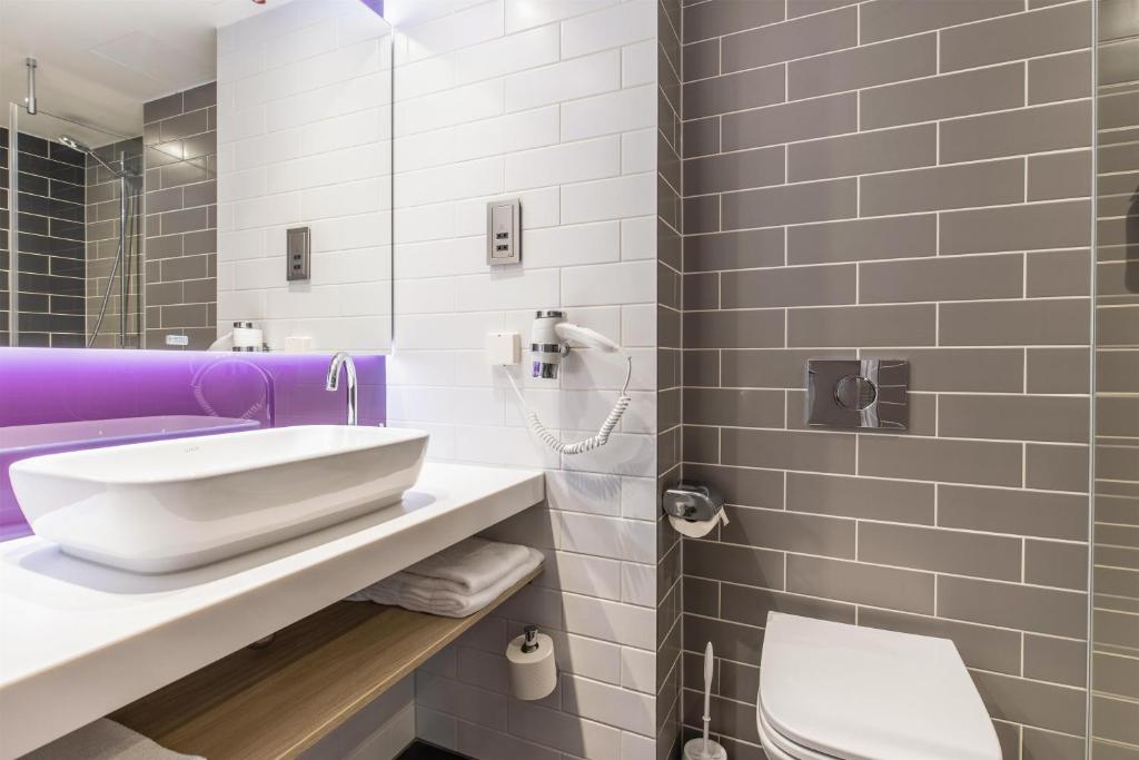 Premier Inn Hamburg City Hammerbrook - Resim 8