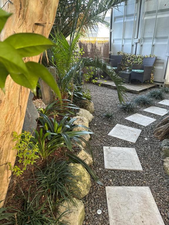 Tropical Garden Retreat - Resim 5