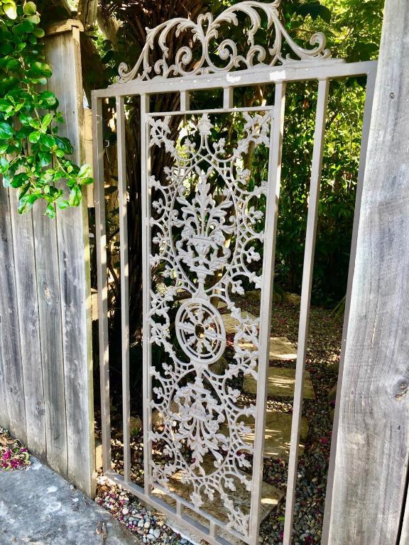 Tropical Garden Retreat - Resim 4