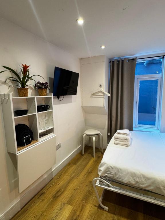 Townhouse Studio with Kitchen & Ensuite - Great Location - Resim 29