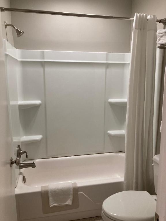 Country Squire Inn and Suites photo