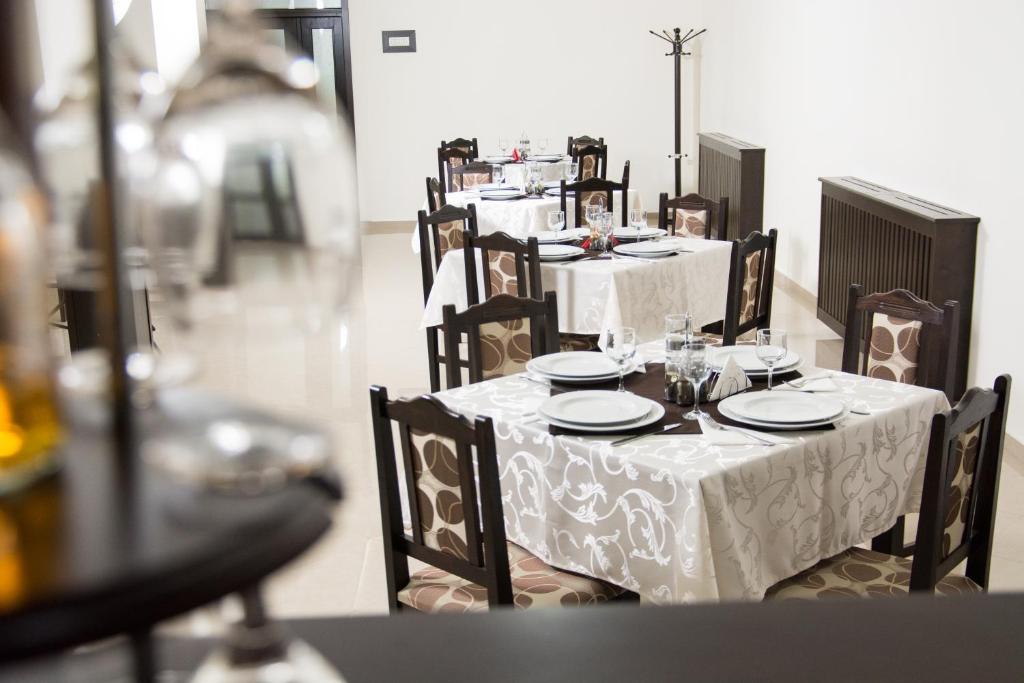 Restaurace v ubytování Hostel Karisma