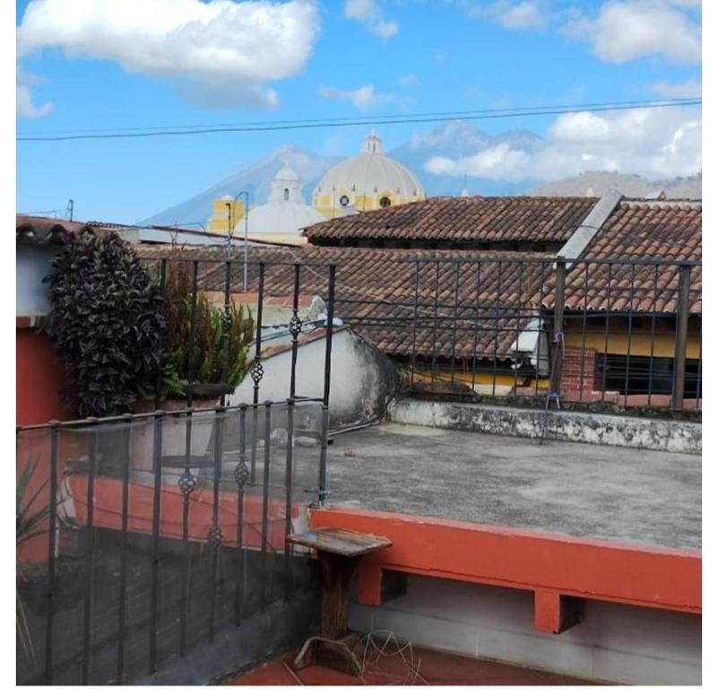 Ein allgemeiner Bergblick oder ein Berglick von des Hotels aus