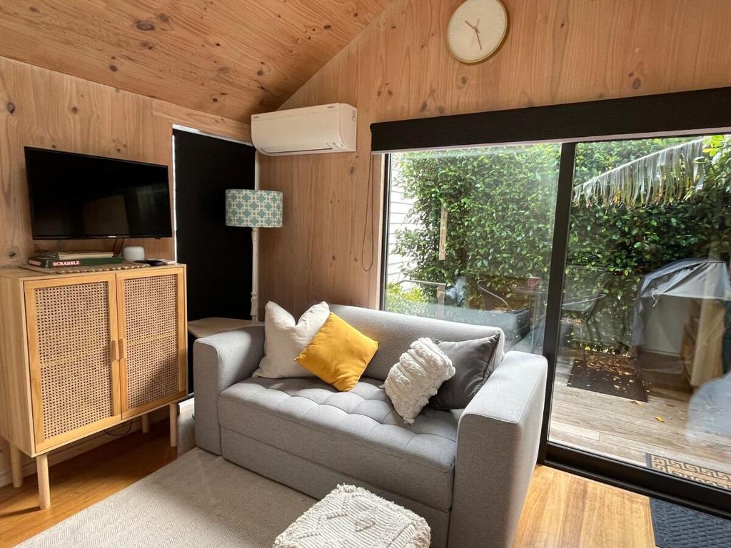 Modern home in prime location! - Resim 5