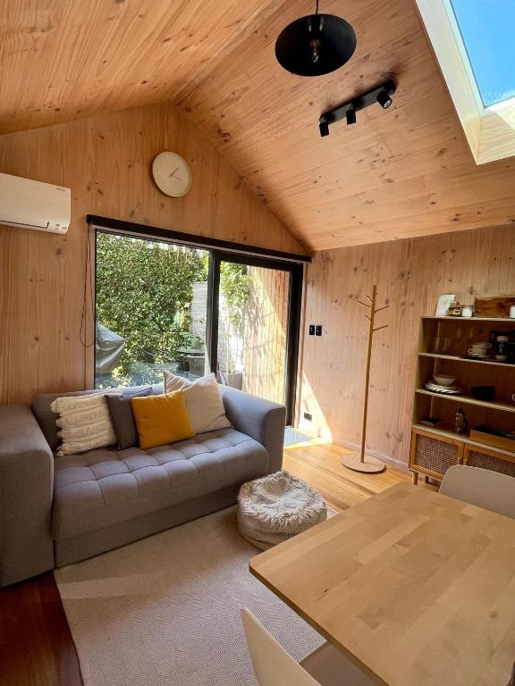 Modern home in prime location! - Resim 16