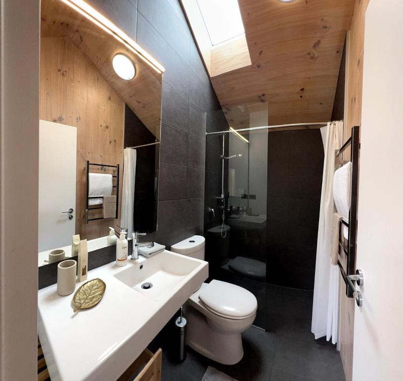 Modern home in prime location! - Resim 28