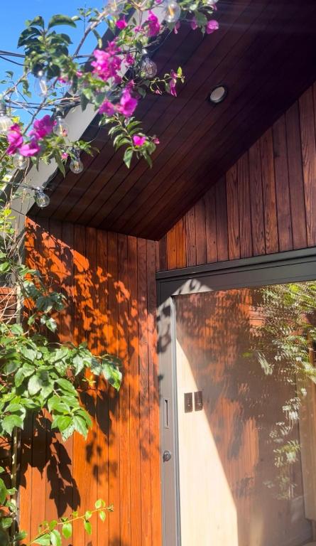 Modern home in prime location! - Resim 26