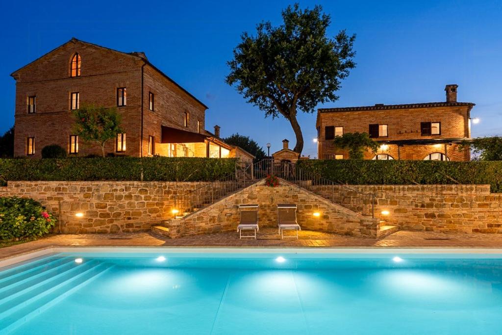 Kolam renang di atau dekat dengan Historic Villa With Pool In Marche Hills