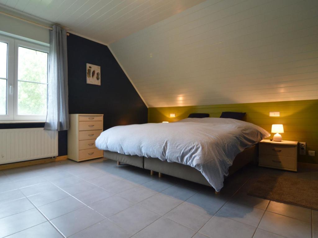 Postel nebo postele na pokoji v ubytování Villa in Diksmuide near Sandy Beach