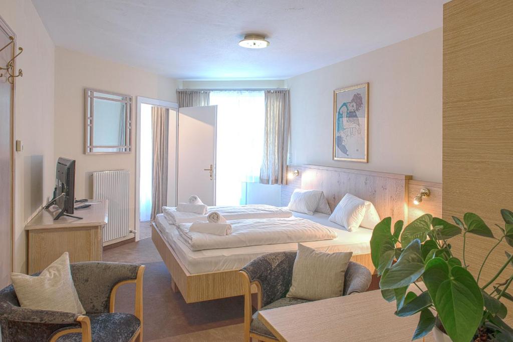 Crystls Aparthotel - 3