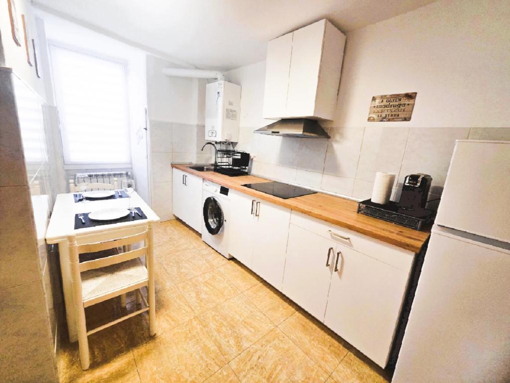 Køkken eller tekøkken på Apartamento Puerta Herradura, en el centro de Haro