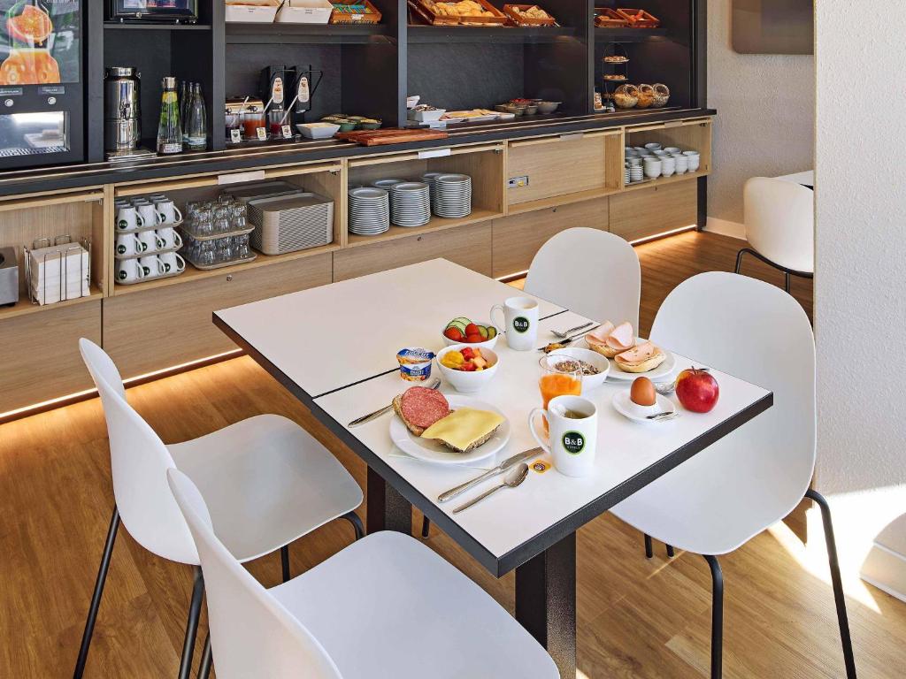 B&B HOTEL Köln-Marsdorf - Resim 3