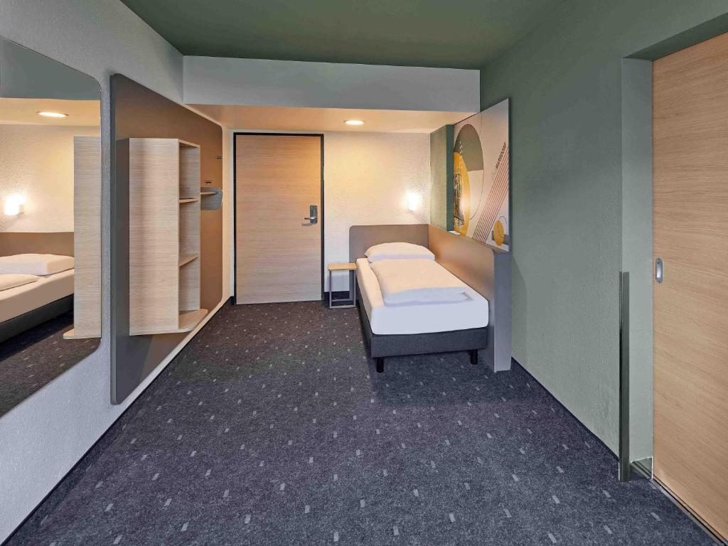 B&B HOTEL Köln-Marsdorf - Resim 23