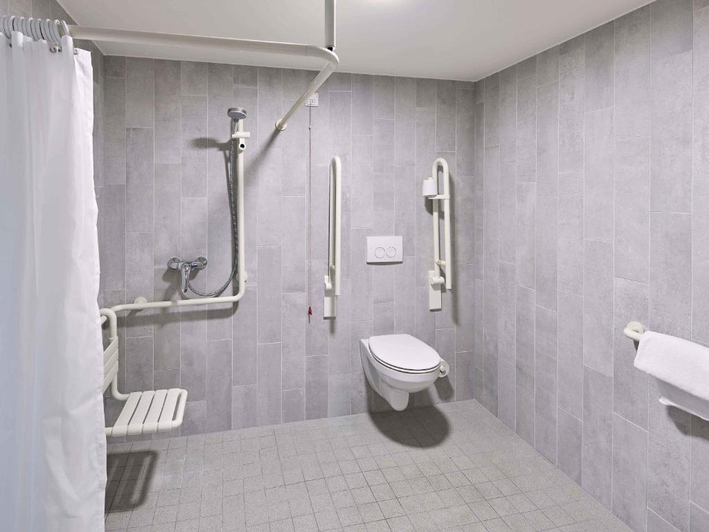 B&B HOTEL Köln-Marsdorf - Resim 24