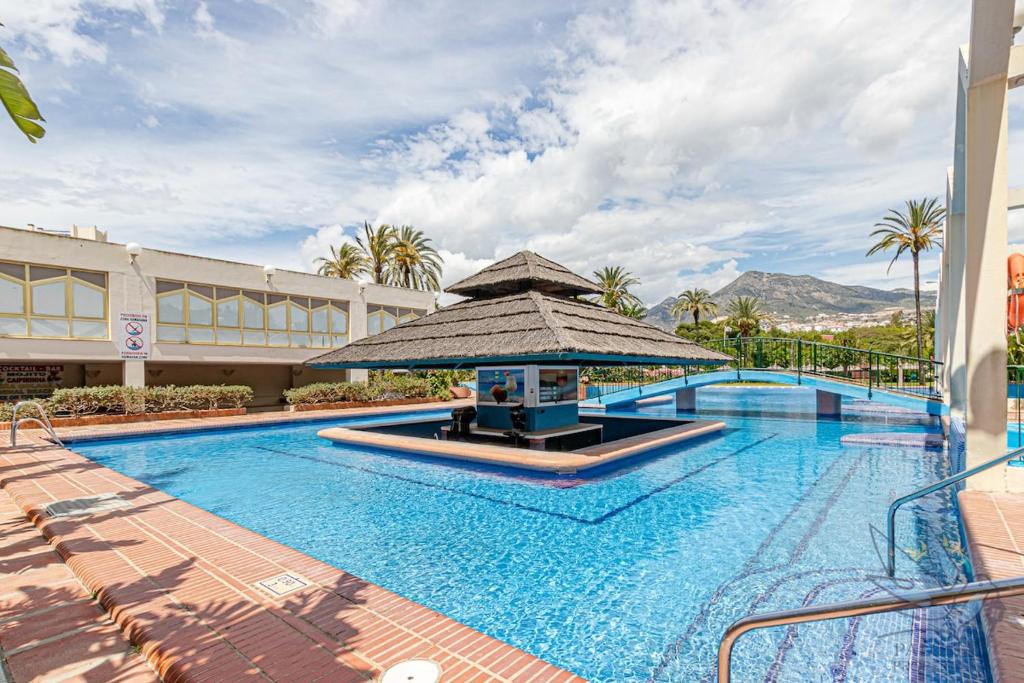 Benal Beach sunny apt with sea views