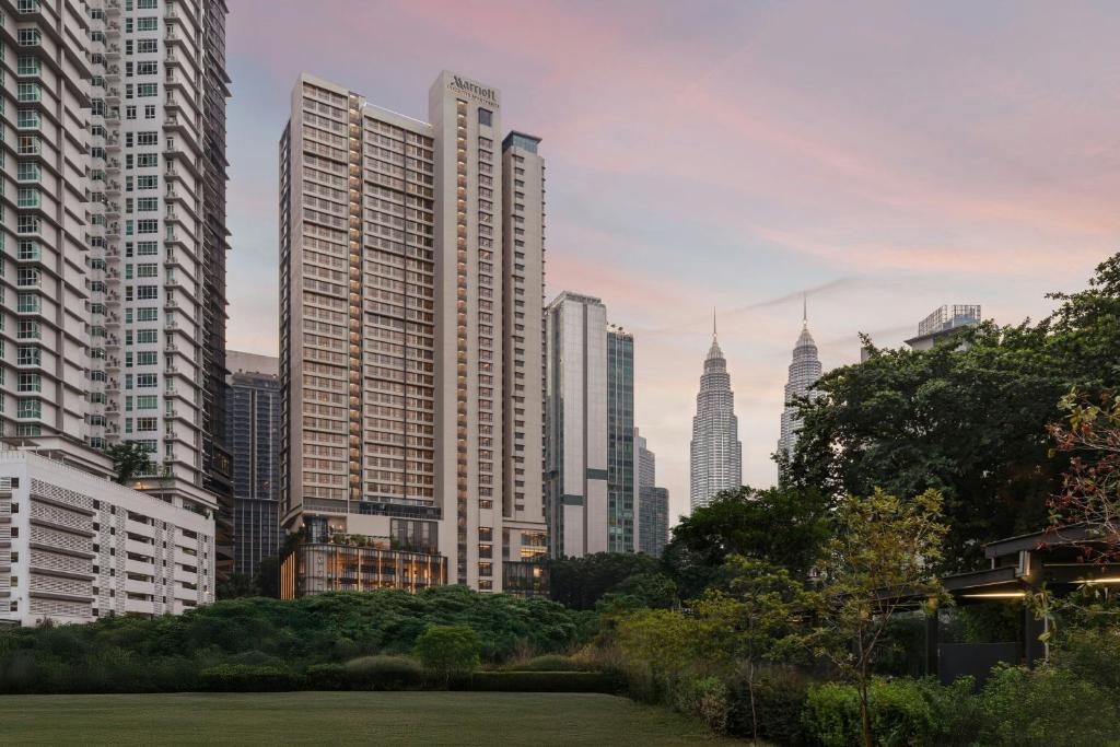 لابی و فضای عمومی Marriott Executive Apartments Kuala Lumpur - تصویر ۵