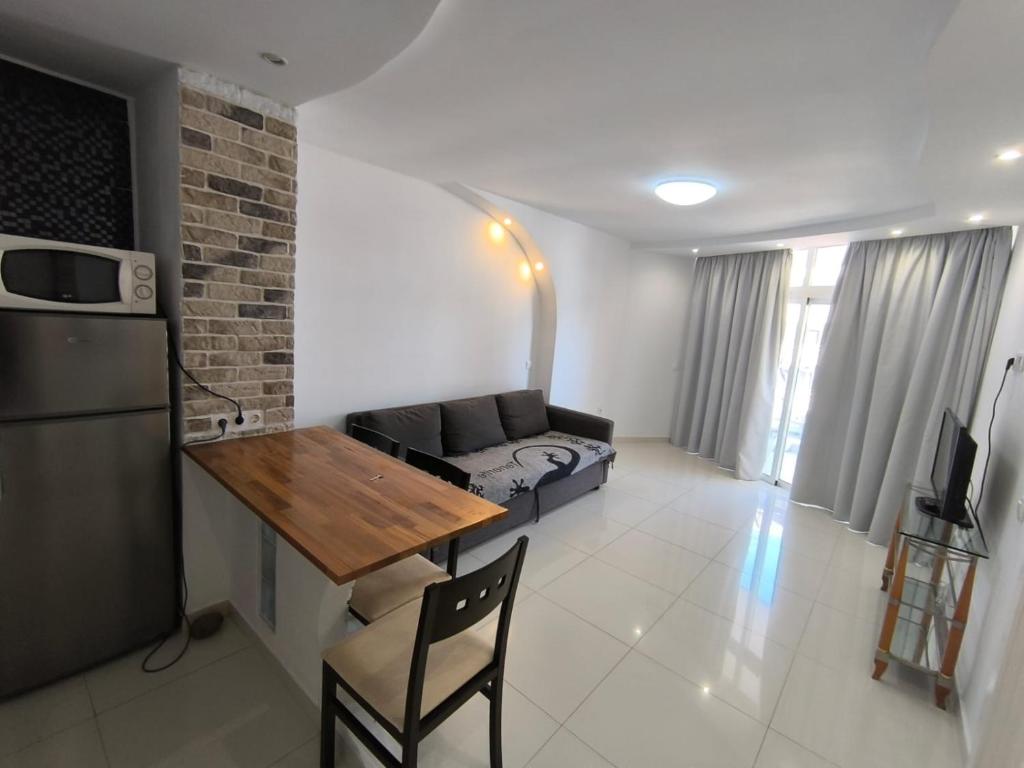 Gallery image of Apartment Torres de Yomely х in Playa de las Americas