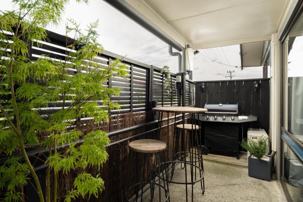 A Stone's Throw - Resim 11